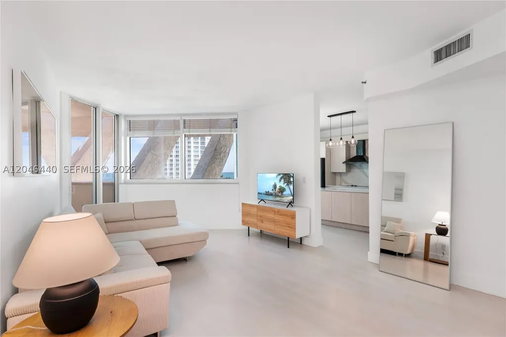 300 S Pointe Drive Miami Beach FL 33139