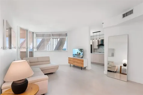 300 S Pointe Drive Miami Beach FL 33139