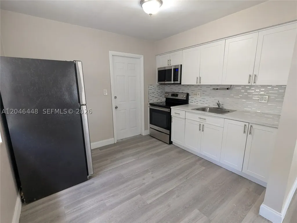 2300 Douglas Street Hollywood FL 33020