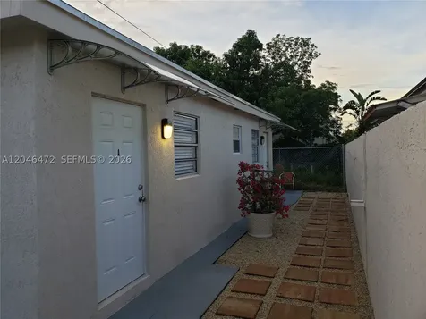 Miami FL 33135