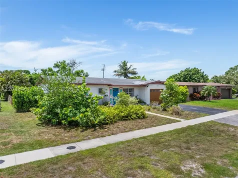 3620 NW 24th Street Lauderdale Lakes FL 33311