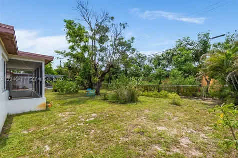 3620 NW 24th Street Lauderdale Lakes FL 33311