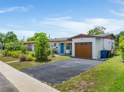 3620 NW 24th Street Lauderdale Lakes FL 33311