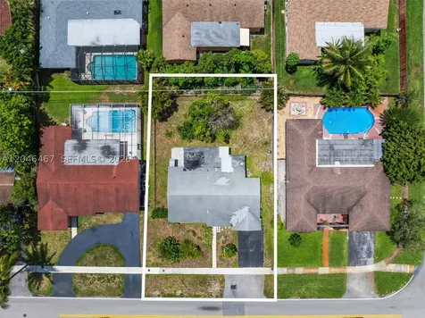 3620 NW 24th Street Lauderdale Lakes FL 33311
