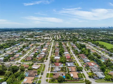 3620 NW 24th Street Lauderdale Lakes FL 33311