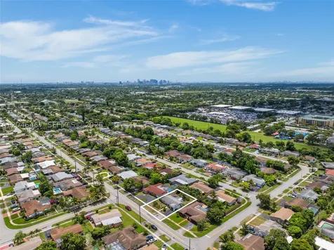 3620 NW 24th Street Lauderdale Lakes FL 33311