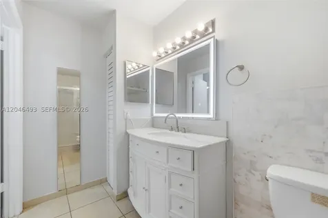 2846 S University Drive Davie FL 33328