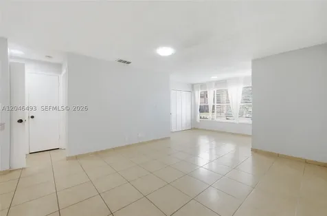 2846 S University Drive Davie FL 33328