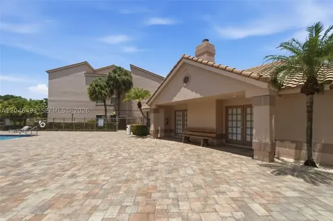 2846 S University Drive Davie FL 33328