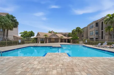 2846 S University Drive Davie FL 33328