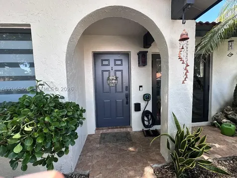 6633 NW 178th Terrace Hialeah FL 33015