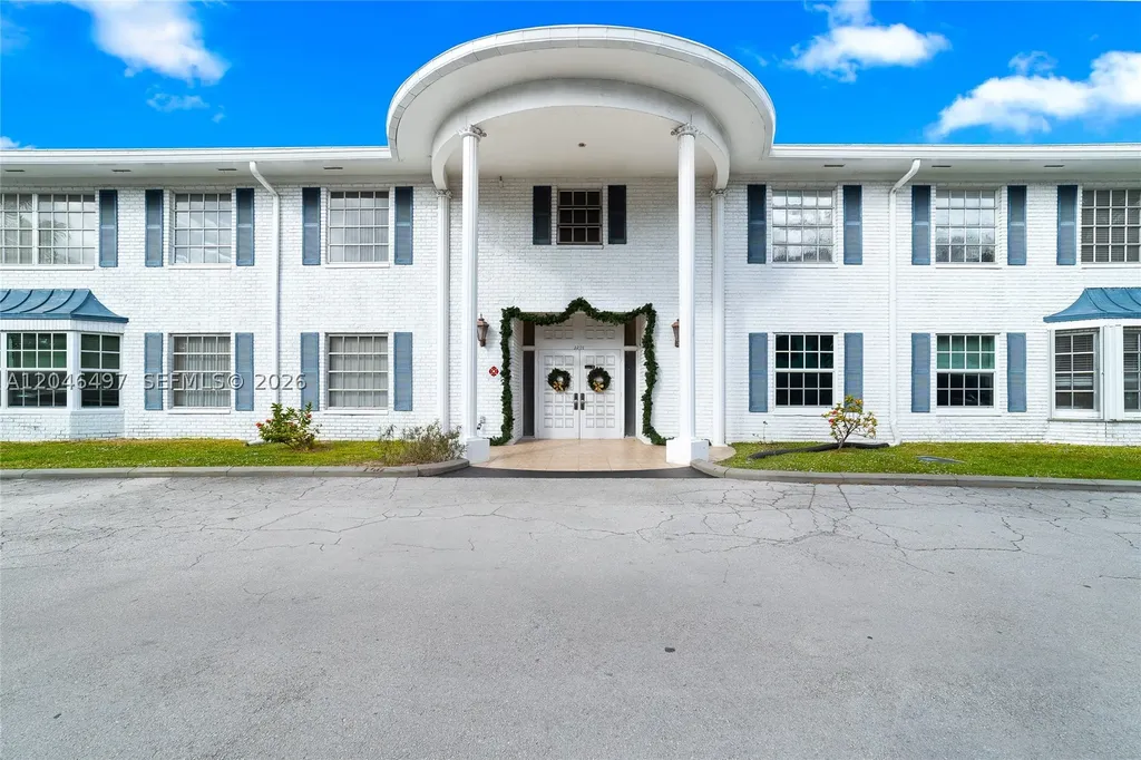 2201 NE 66th Street Fort Lauderdale FL 33308