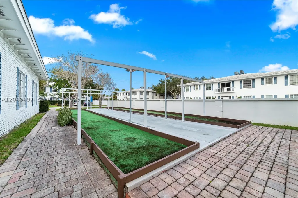 2201 NE 66th Street Fort Lauderdale FL 33308