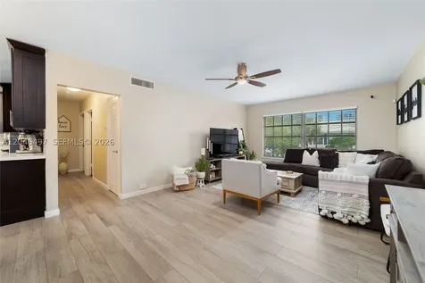 2201 NE 66th Street Fort Lauderdale FL 33308