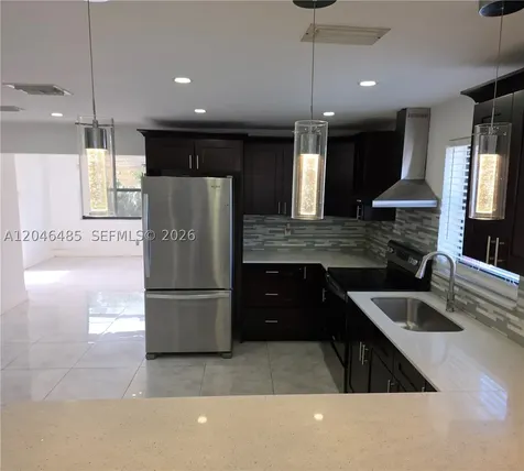 323 NW 4th Place Deerfield Beach FL 33441
