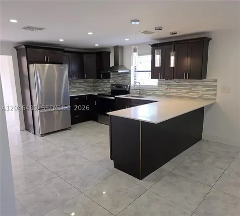 323 NW 4th Place Deerfield Beach FL 33441