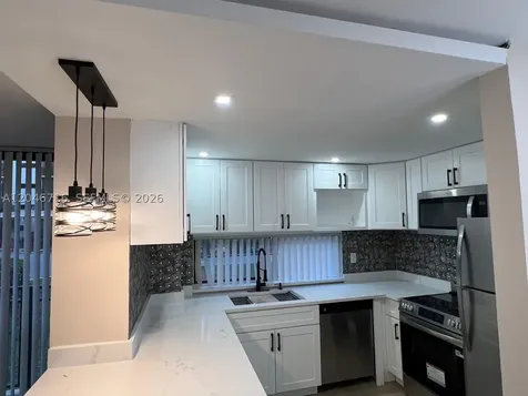 17021 N Bay Road Sunny Isles Beach FL 33160