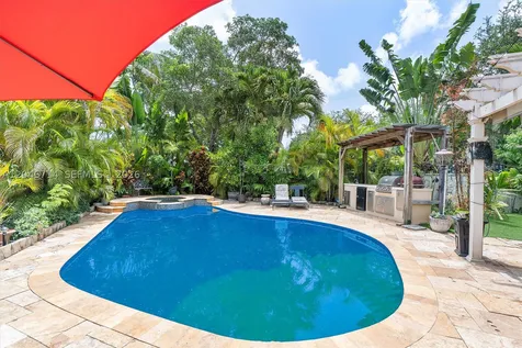 8276 E Dixie Highway Miami FL 33138