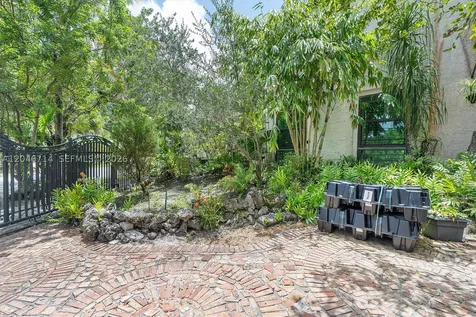 8276 E Dixie Highway Miami FL 33138