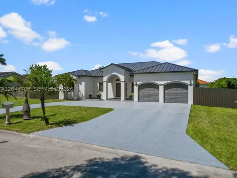 13205 SW 218th Terrace Miami FL 33170