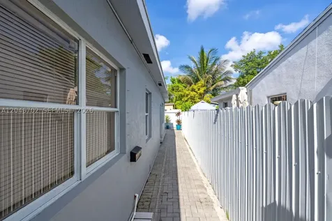 801 NW 17th Court Miami FL 33125