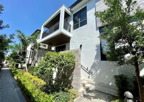 8256 NW 48th Terrace Doral FL 33166