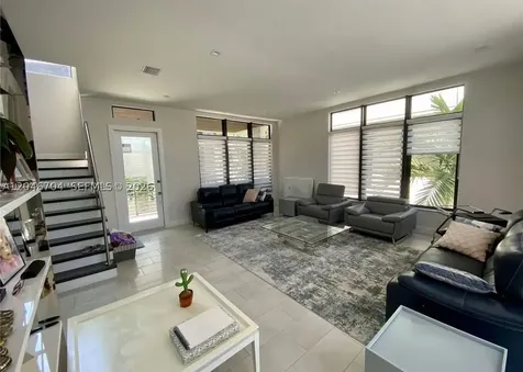 8256 NW 48th Terrace Doral FL 33166