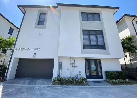 8256 NW 48th Terrace Doral FL 33166