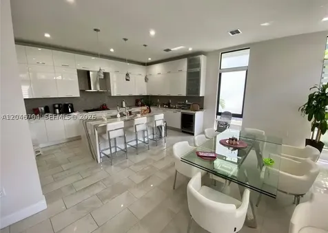 8256 NW 48th Terrace Doral FL 33166