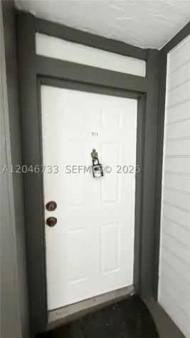469 NE 207th Lane Miami FL 33179