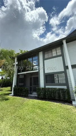469 NE 207th Lane Miami FL 33179
