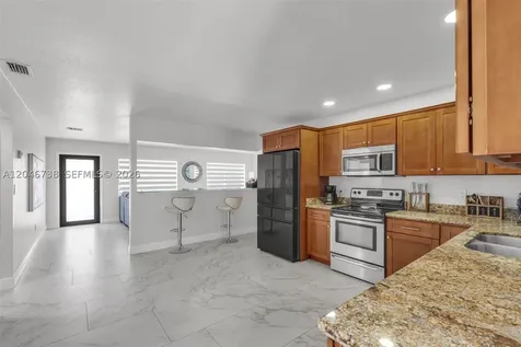 16 Fishermans Trail Key Largo FL 33037