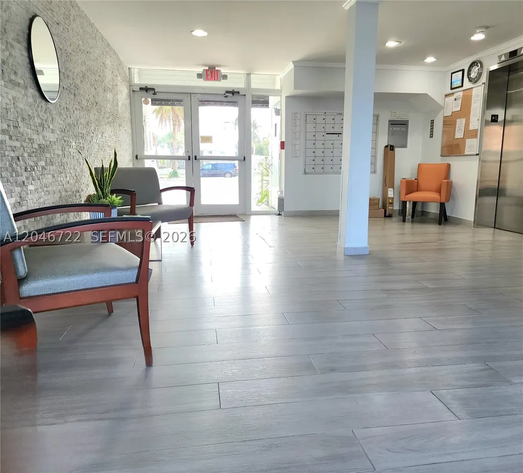 211 S Ocean Drive Hollywood FL 33019