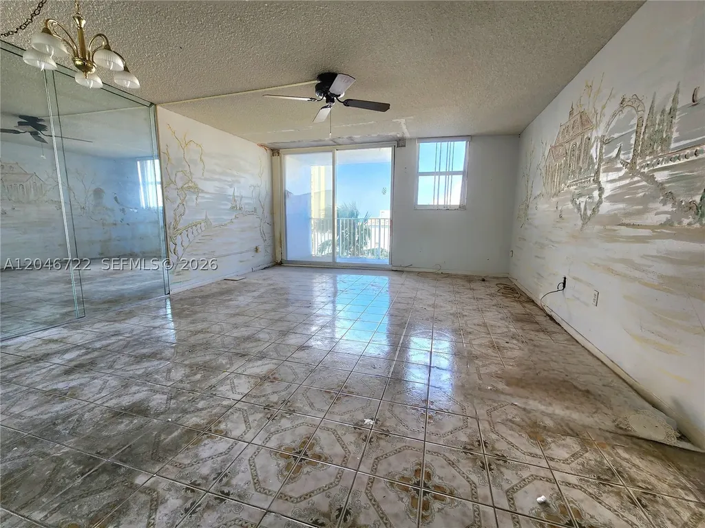 211 S Ocean Drive Hollywood FL 33019