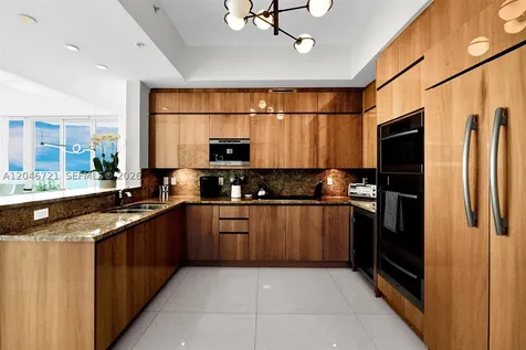 50 S Pointe Drive Miami Beach FL 33139