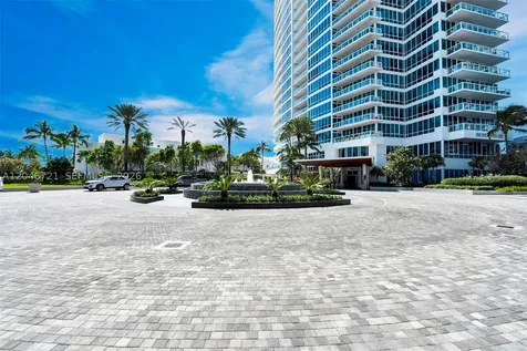 50 S Pointe Drive Miami Beach FL 33139