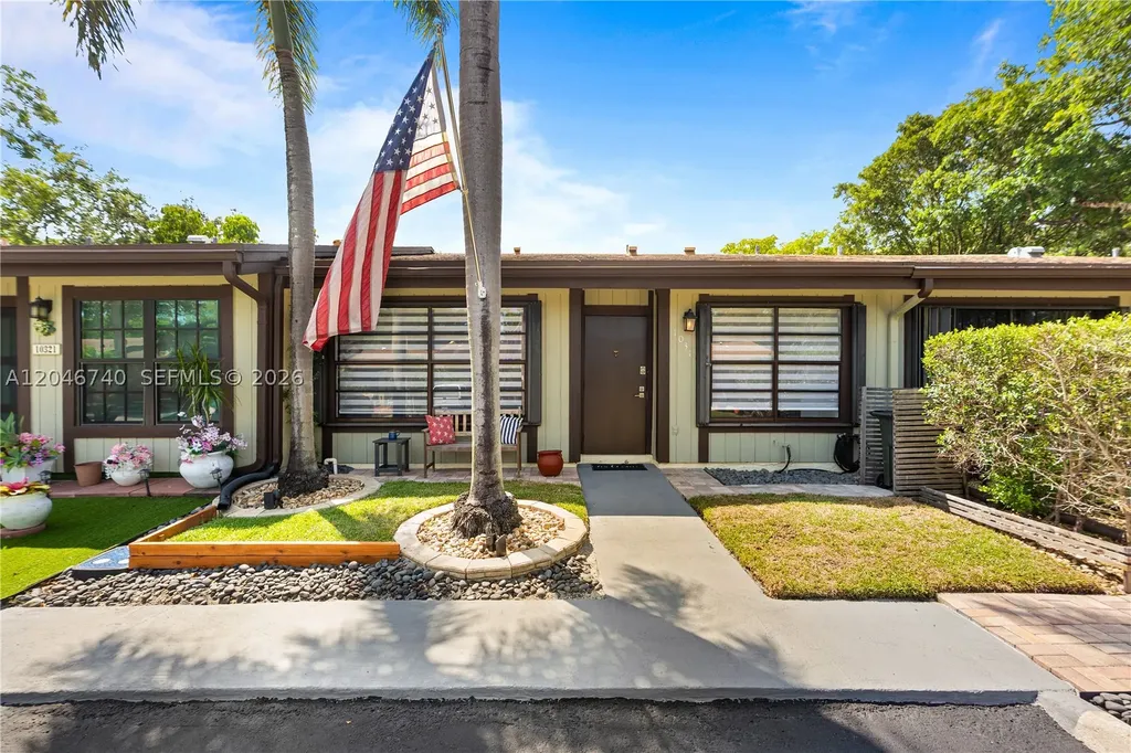 10311 Laurel Court Pembroke Pines FL 33026