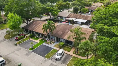 10311 Laurel Court Pembroke Pines FL 33026