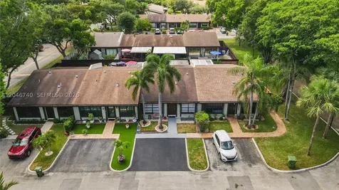 10311 Laurel Court Pembroke Pines FL 33026