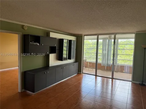 Lauderdale Lakes FL 33313
