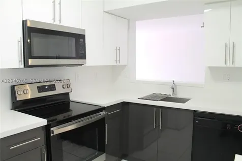 1153 NW 125th Place Miami FL 33182