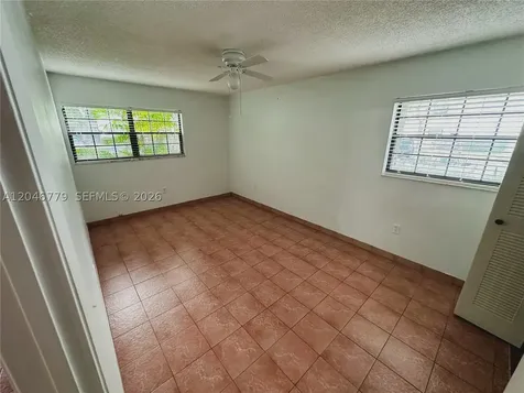 927 NE 199th Street Miami FL 33179