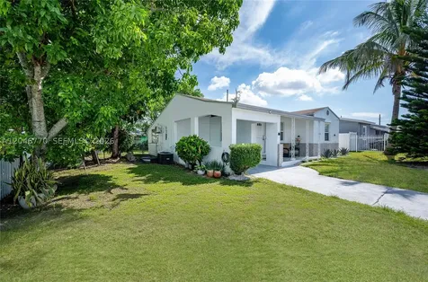 2371 NW 85th Street Miami FL 33147