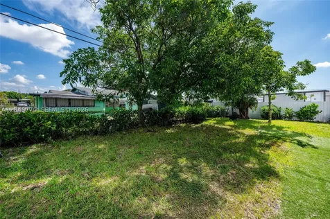 2371 NW 85th Street Miami FL 33147