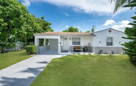 2371 NW 85th Street Miami FL 33147
