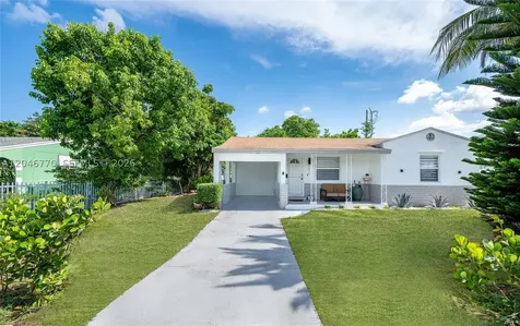 2371 NW 85th Street Miami FL 33147