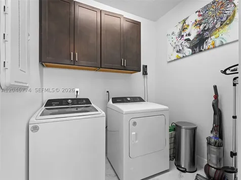 4482 Silverwood Lane S Oakland Park FL 33309