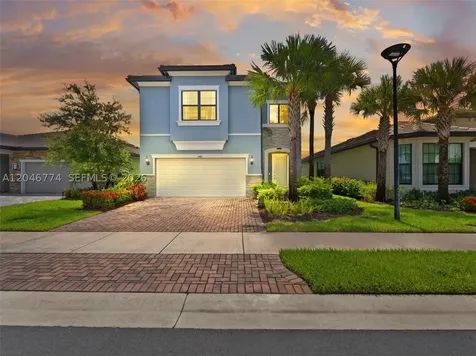 4482 Silverwood Lane S Oakland Park FL 33309