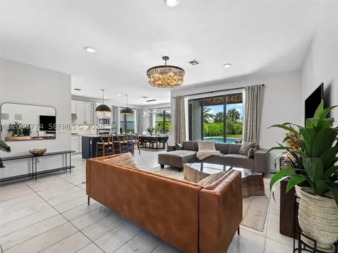 4482 Silverwood Lane S Oakland Park FL 33309