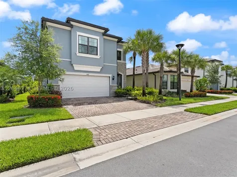 4482 Silverwood Lane S Oakland Park FL 33309